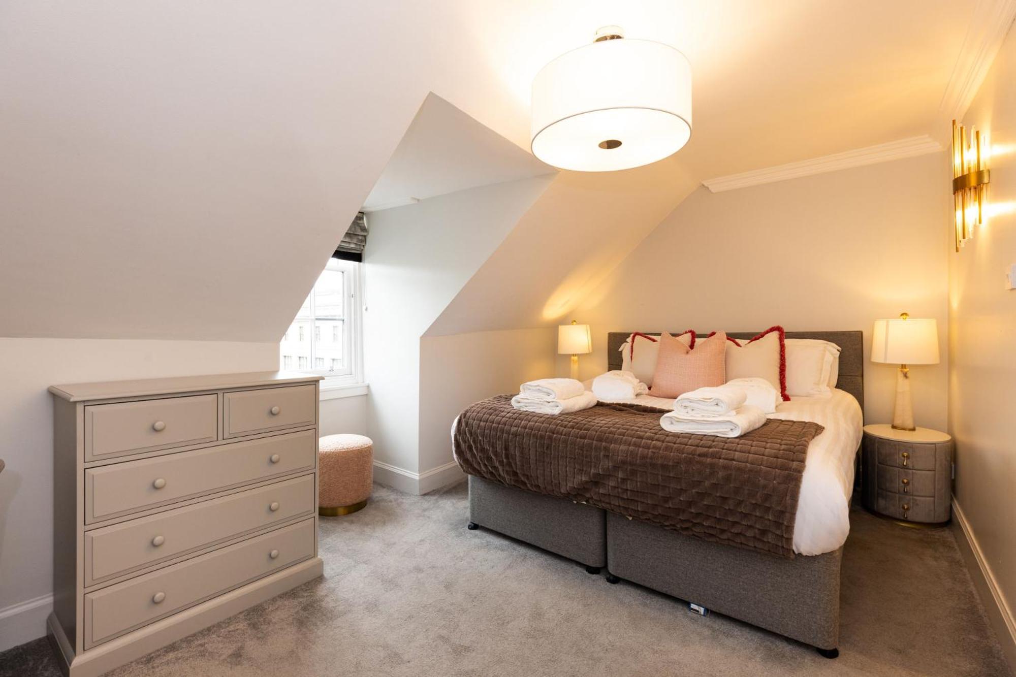 Righ Properties - Luxurious City Centre Three Bedroom Apartment Édimbourg Extérieur photo
