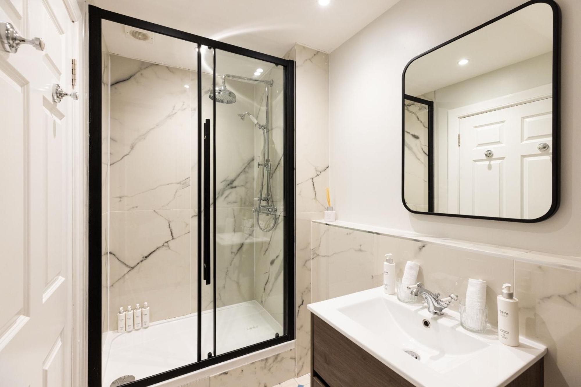Righ Properties - Luxurious City Centre Three Bedroom Apartment Édimbourg Extérieur photo