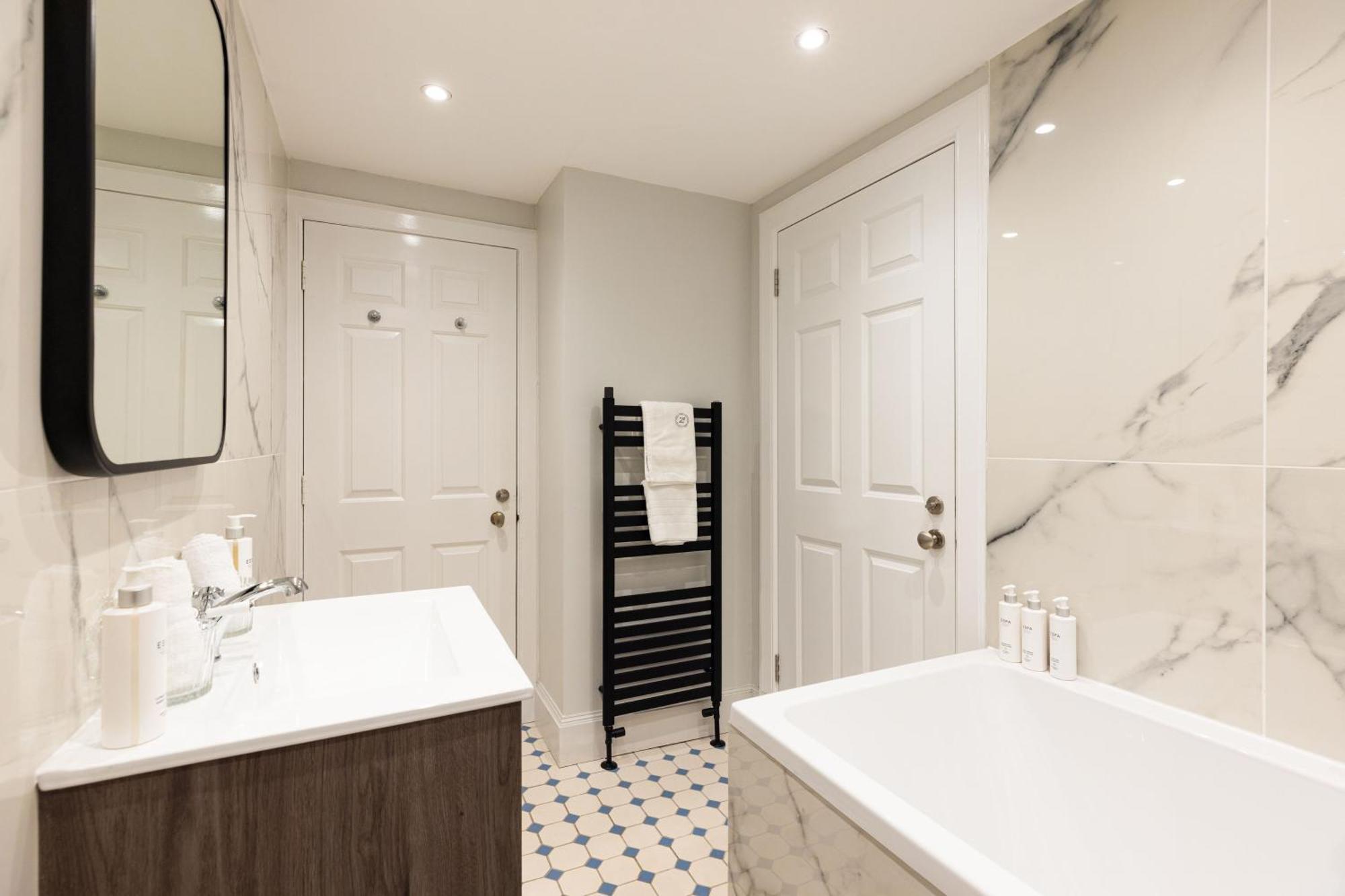 Righ Properties - Luxurious City Centre Three Bedroom Apartment Édimbourg Extérieur photo